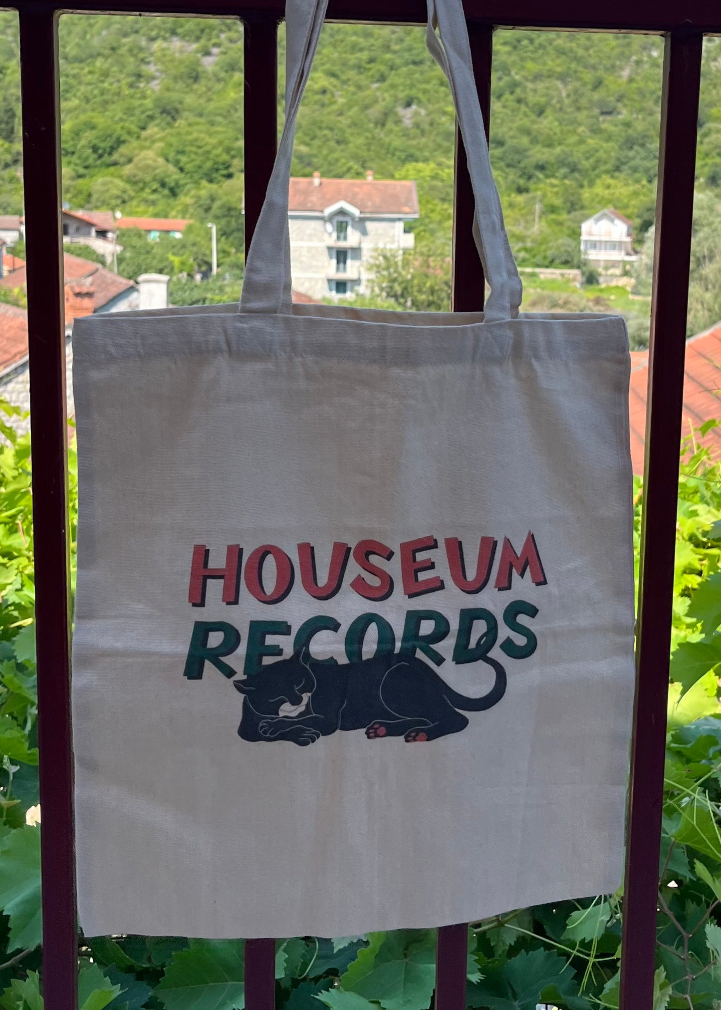 Houseum Tote Bags